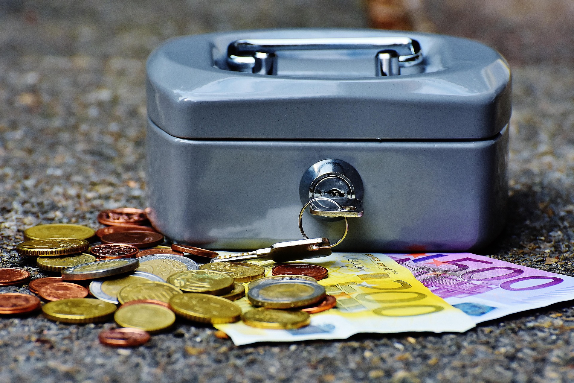 10 Best Side Hustles for Beginners to Make $100 a Day in 2025